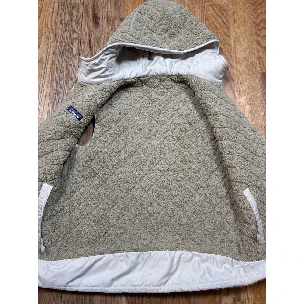 Patagonia Los Gatos Hooded Vest Women's Sz Medium‎ Reversible Sheep Fleece Cream - Picture 7 of 7